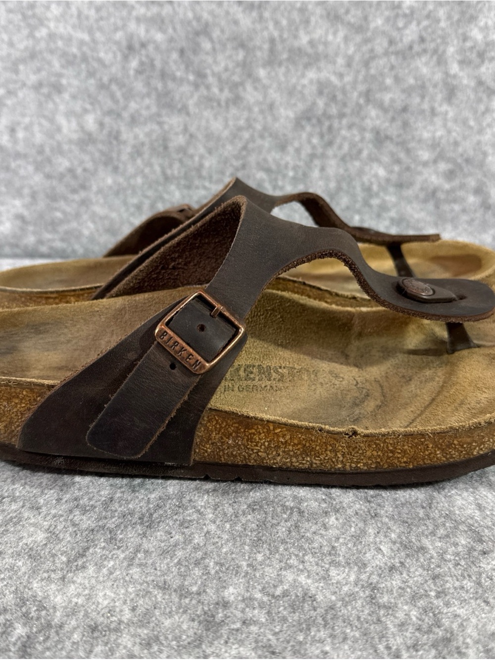 Birkenstock Gizeh Sandals - Womens 39 - Brown Summer Comfort Wide Buckle Leather - Picture 4 of 10